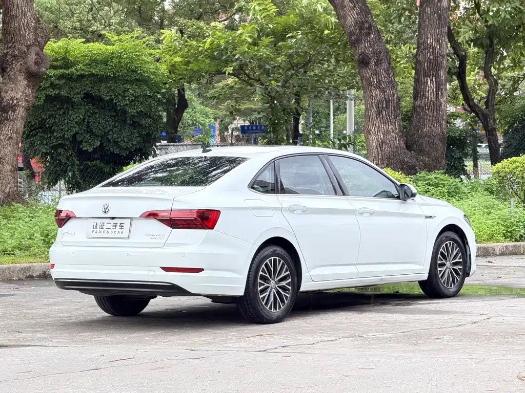 Volkswagen Sagitar 2020