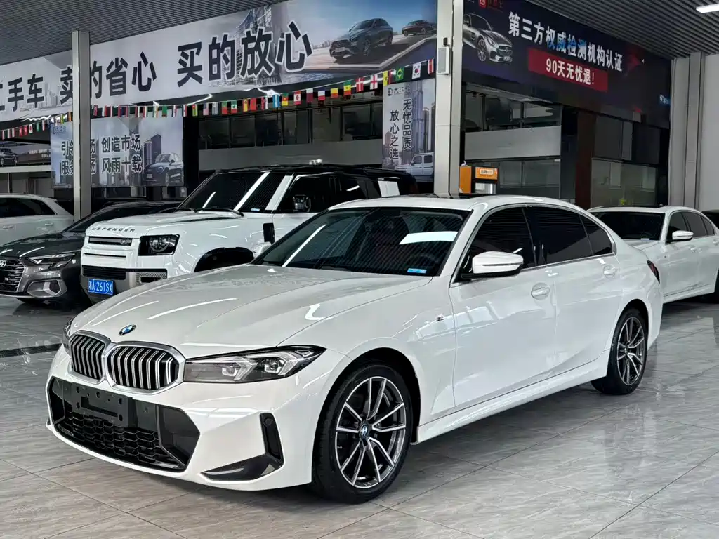 BMW 3 Series 2023 — фото 1