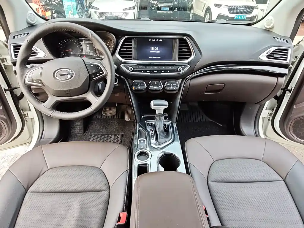 GAC Trumpchi GS4 2017 — фото 12