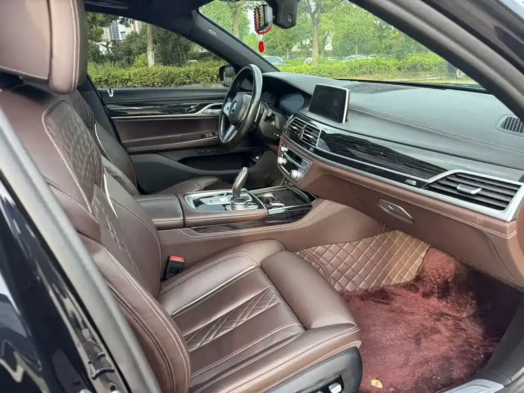 BMW 7 Series 2022 — фото 17