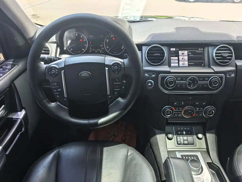 Land Rover Discovery 2016 — фото 12
