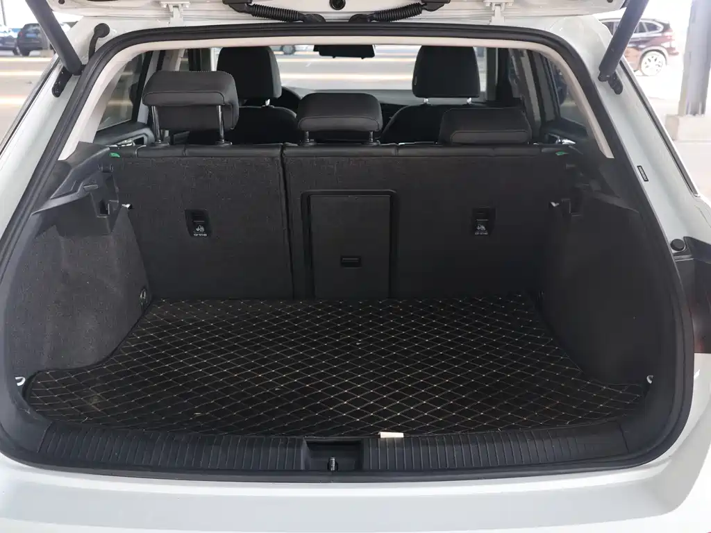 Volkswagen T-Roc 2022 — фото 11