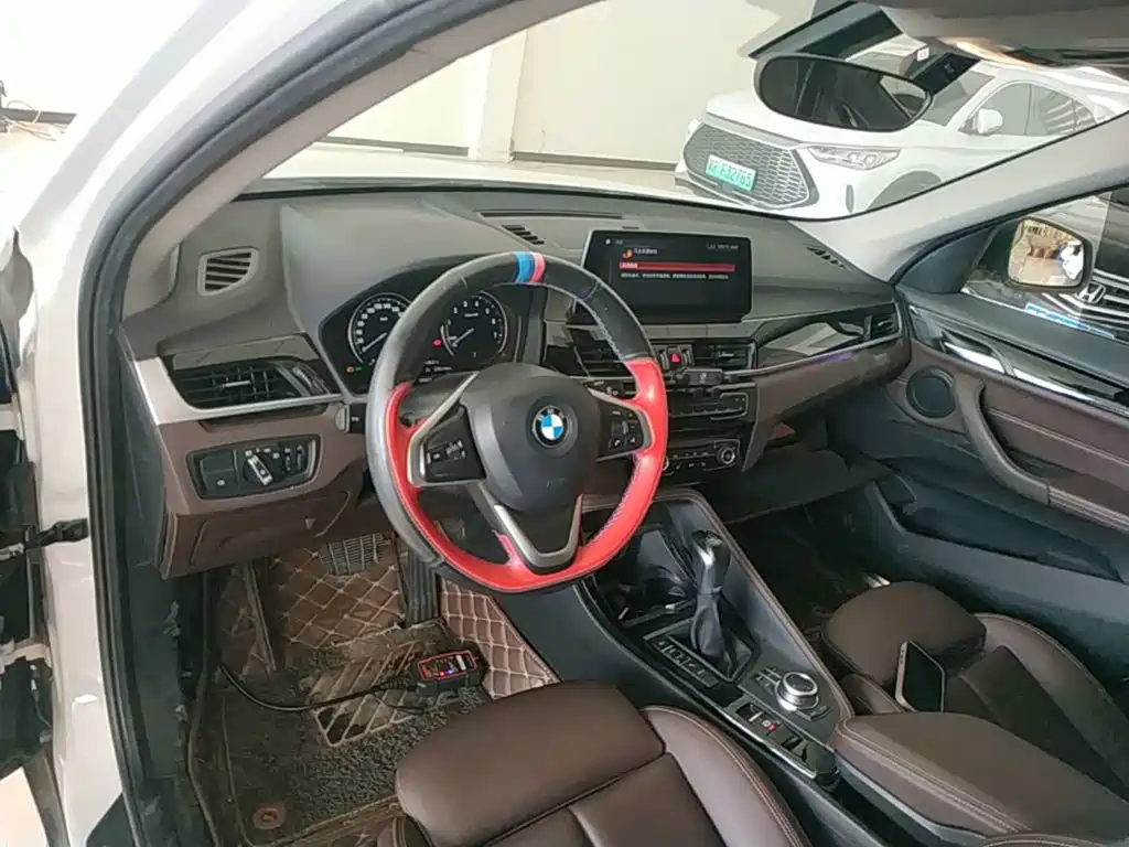 BMW X1 New Energy 2020 — фото 10