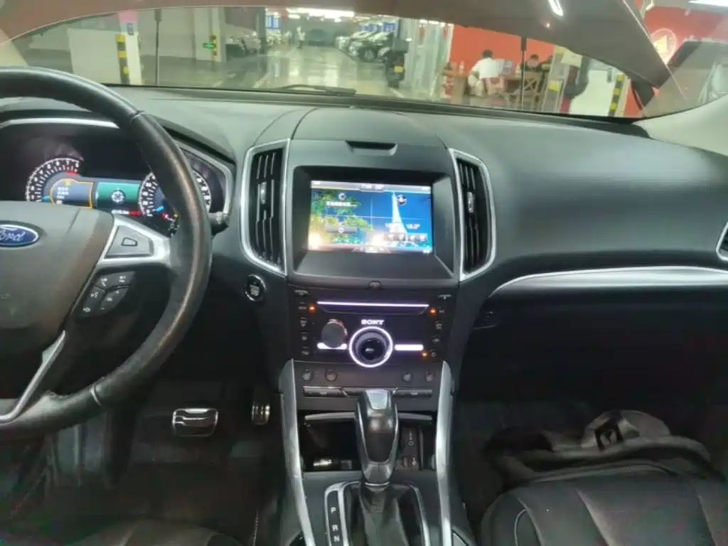 Ford Edge 2016 — фото 13