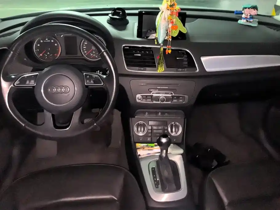 Audi Q3 2015 — фото 12