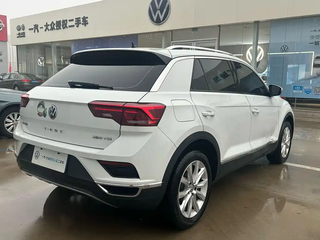 Volkswagen T-Roc 2021 — фото 3