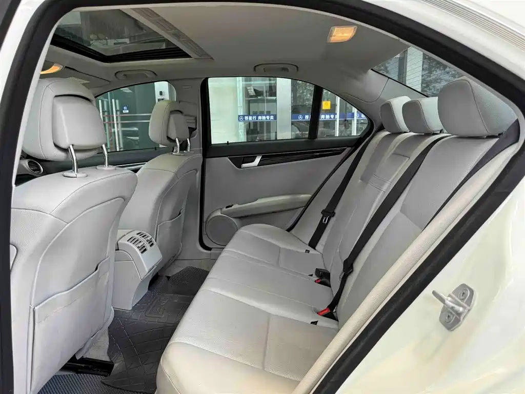 Mercedes-Benz C-Class 2013 — фото 16