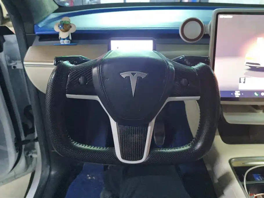 Tesla Model Y 2023 — фото 15