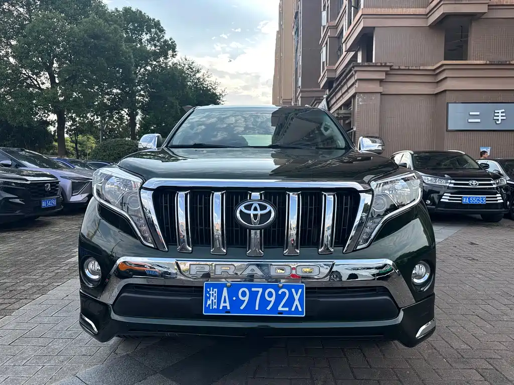 Toyota Prado 2016 — фото 2