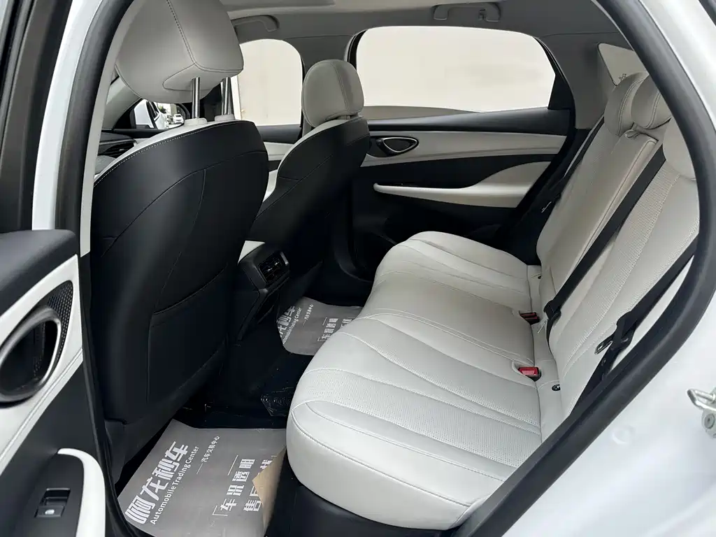 BYD Seal 05 DM-i 2025 — фото 7