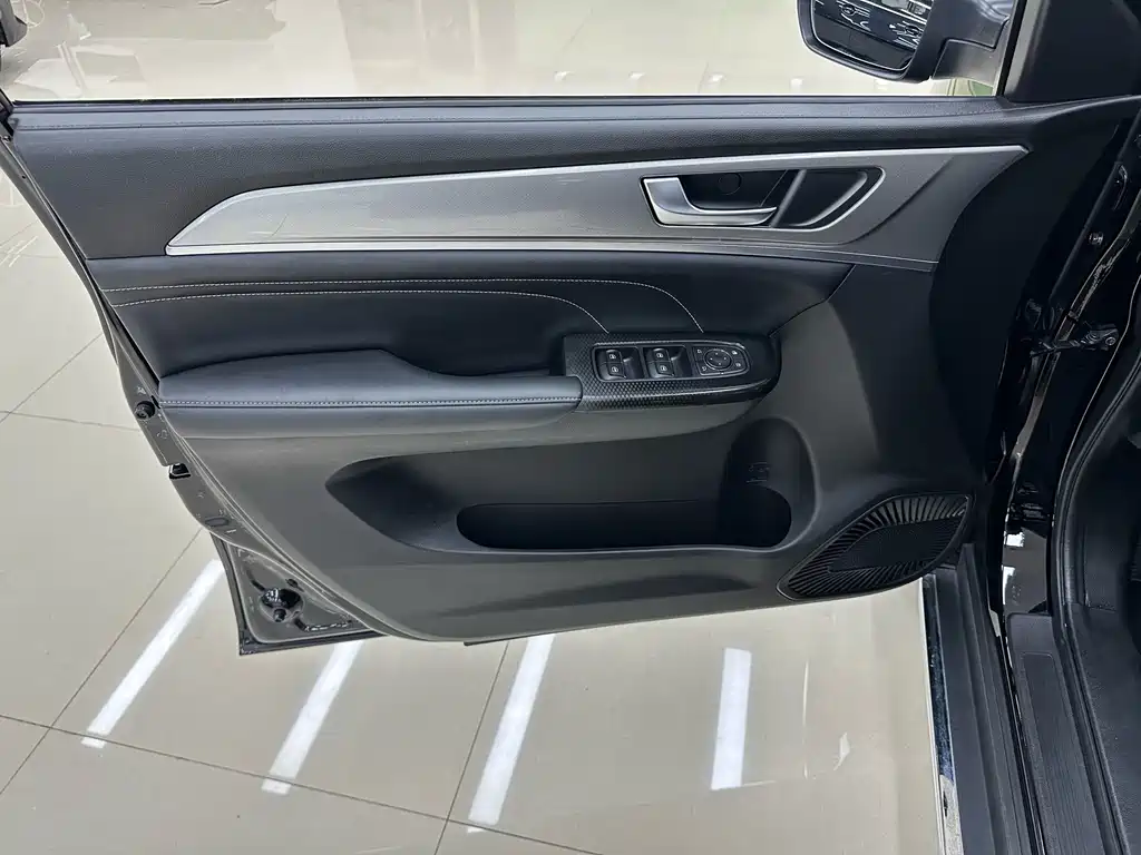 Haval M6 2022 — фото 16
