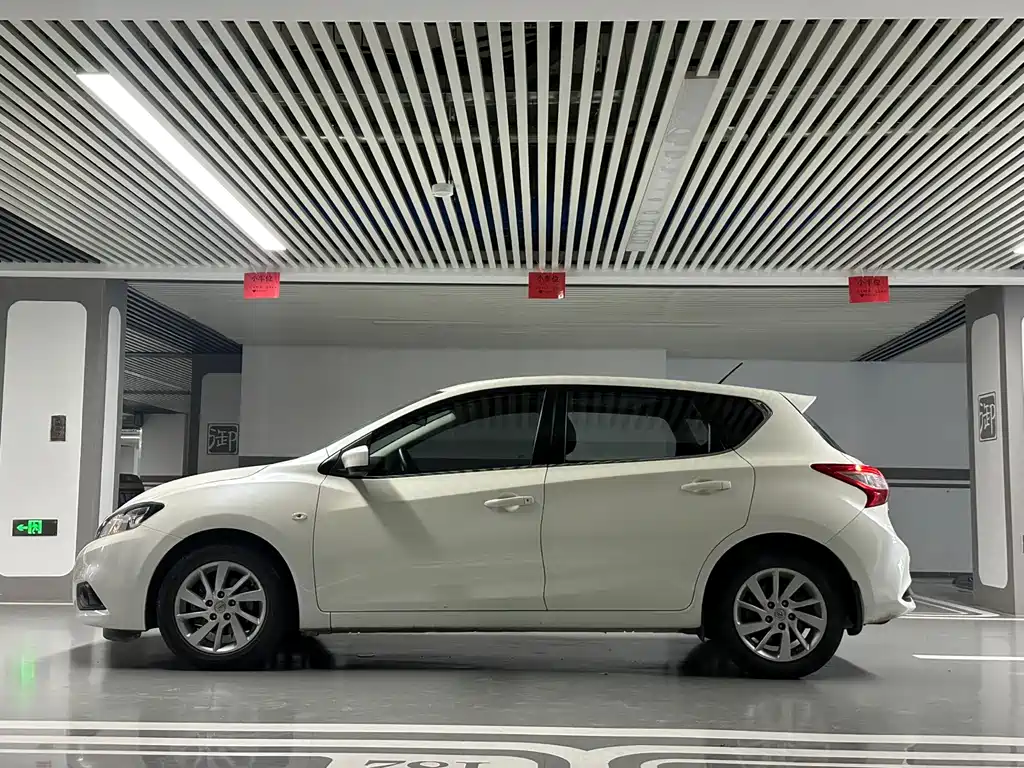 Nissan Tiida 2017 — фото 23