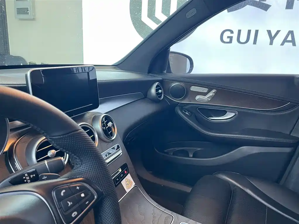 Mercedes-Benz GLC 2019 — фото 12