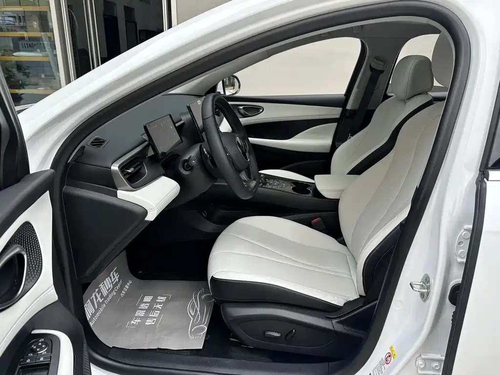 BYD Seal 05 DM-i 2025 — фото 6