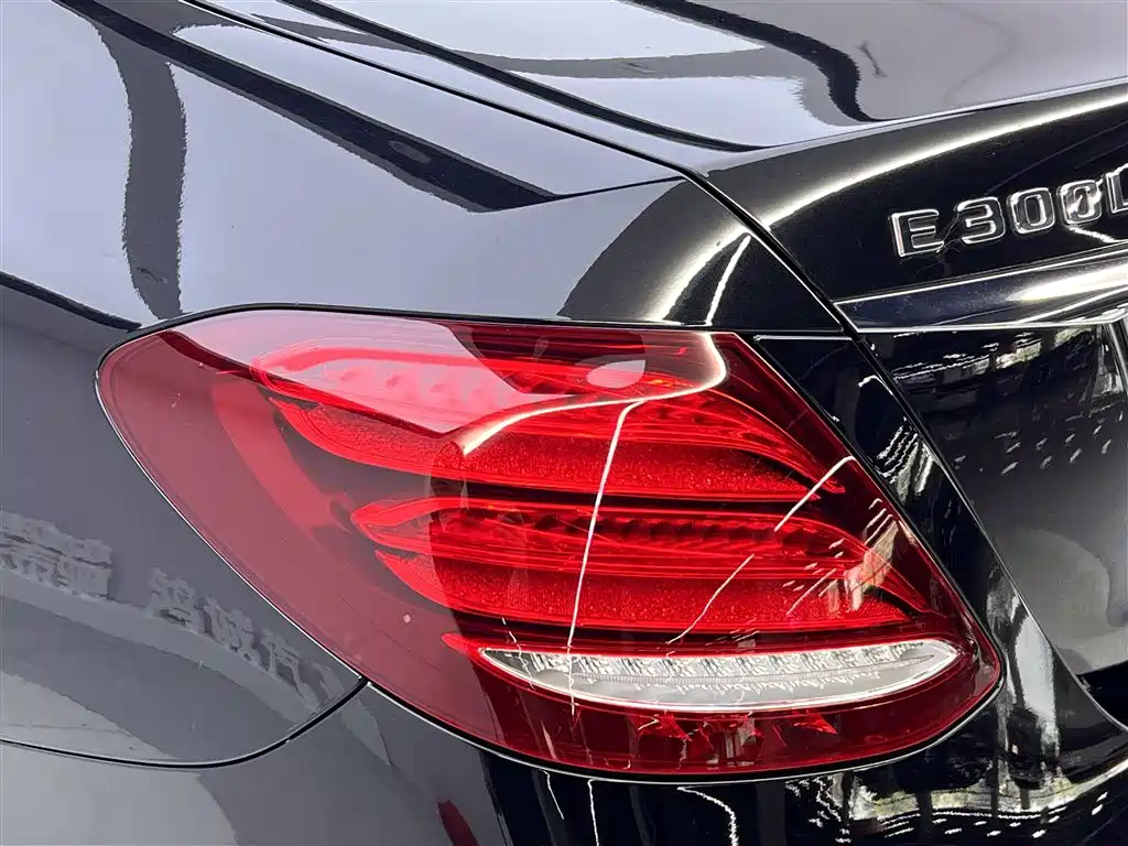 Mercedes-Benz E-Class 2020 — фото 11