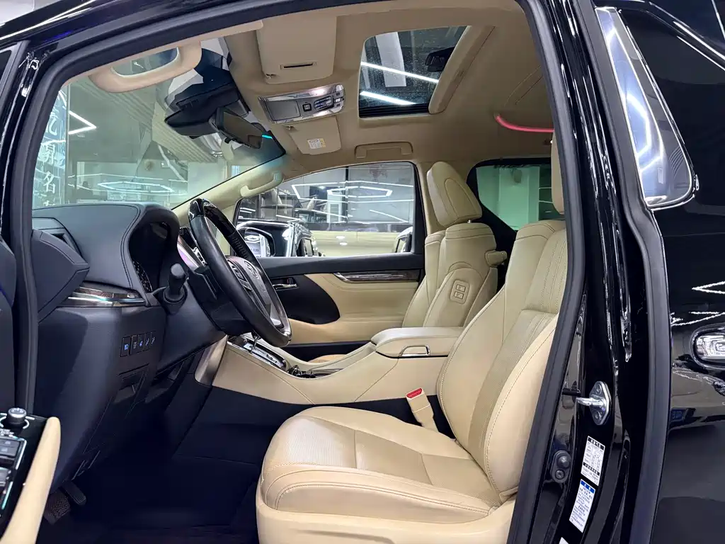 Toyota Alphard 2023 — фото 6