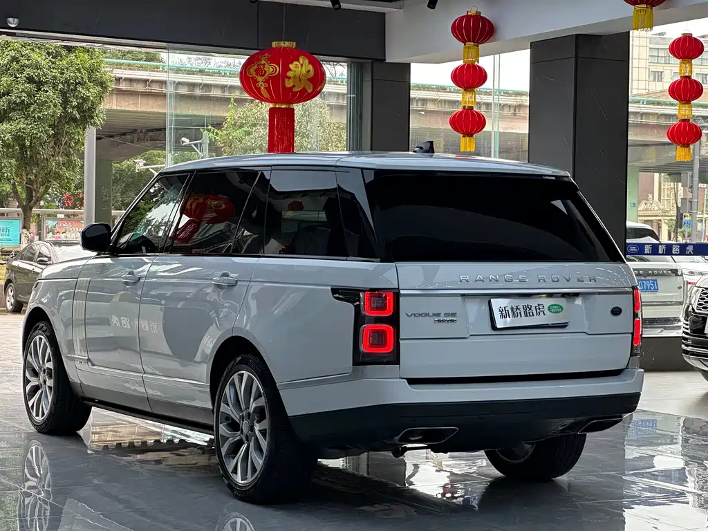 Land Rover Range Rover 2018 — фото 15