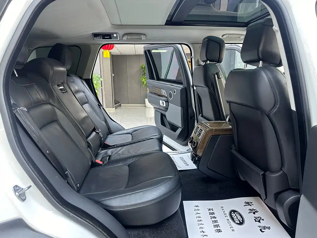 Land Rover Range Rover 2018 — фото 11
