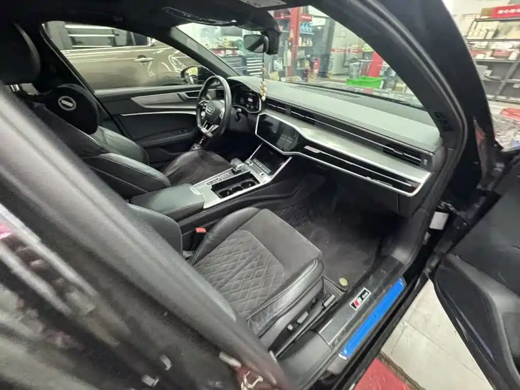 Audi A6L 2022
