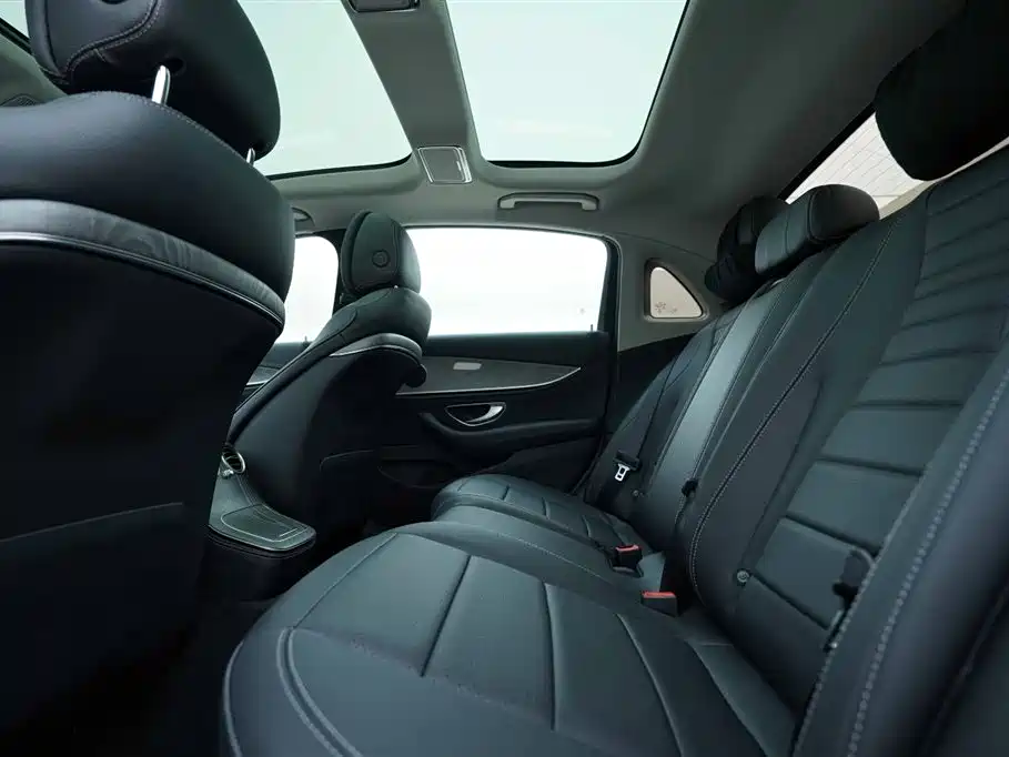 Mercedes-Benz E-Class 2022 — фото 19