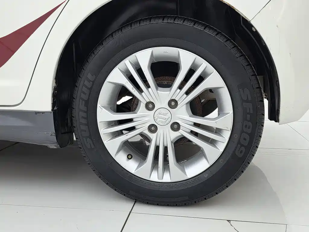 Suzuki Swift 2018 — фото 18