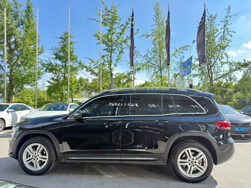 Mercedes-Benz GLB 2023 — фото 7