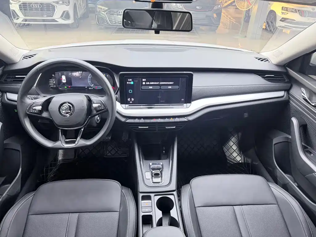 Skoda Octavia 2023 — фото 10