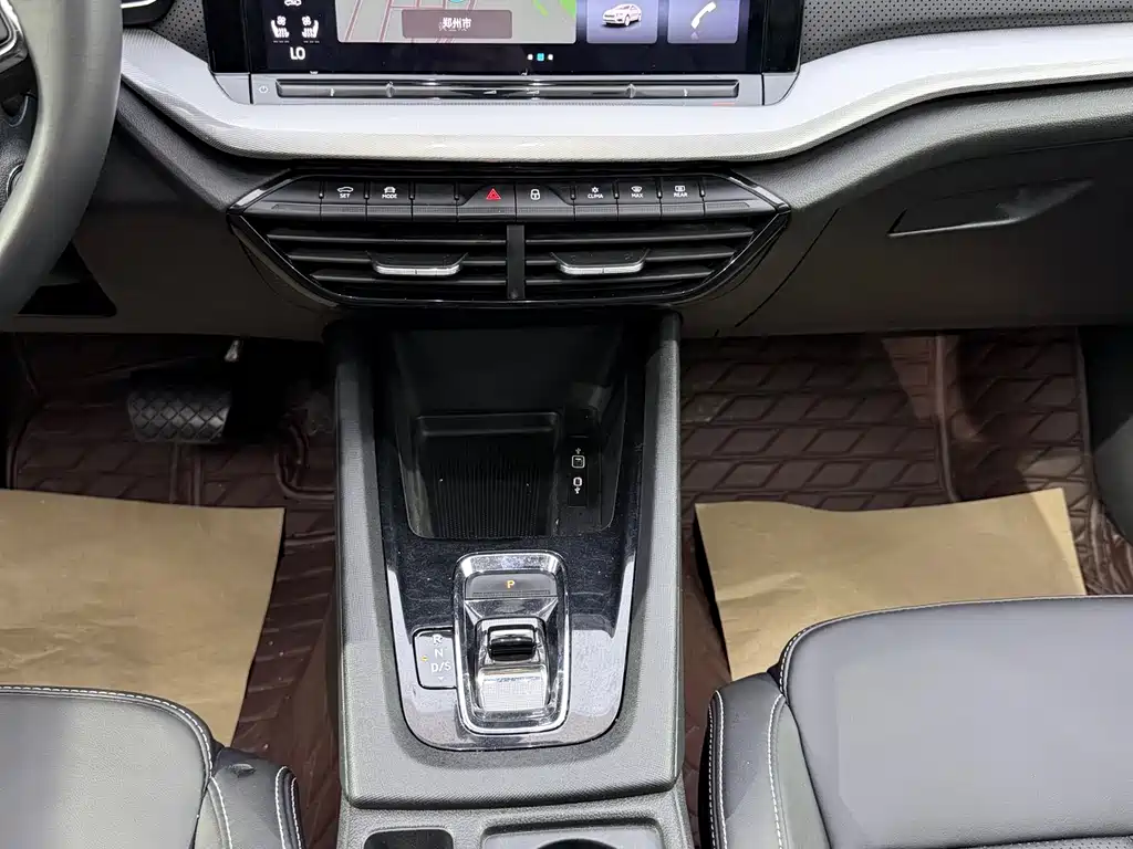 Skoda Octavia 2023 — фото 13