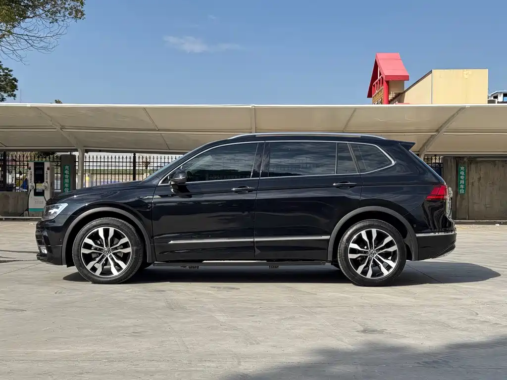 Volkswagen Tiguan L 2021 — фото 4