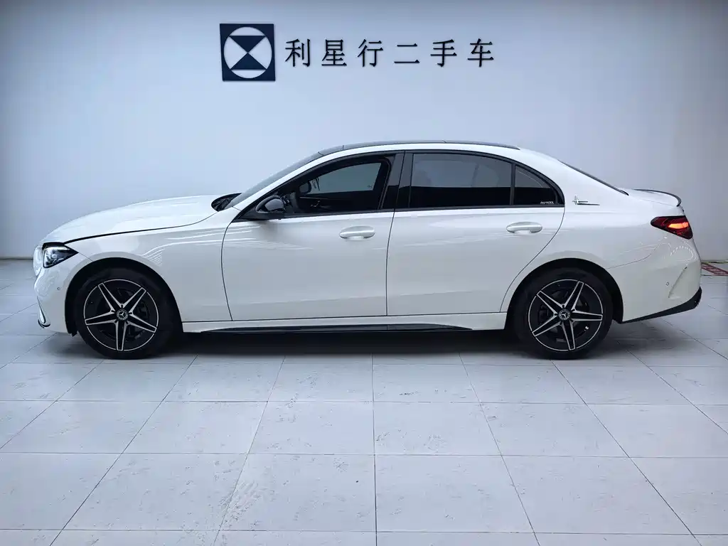 Mercedes-Benz C-Class 2025 — фото 3