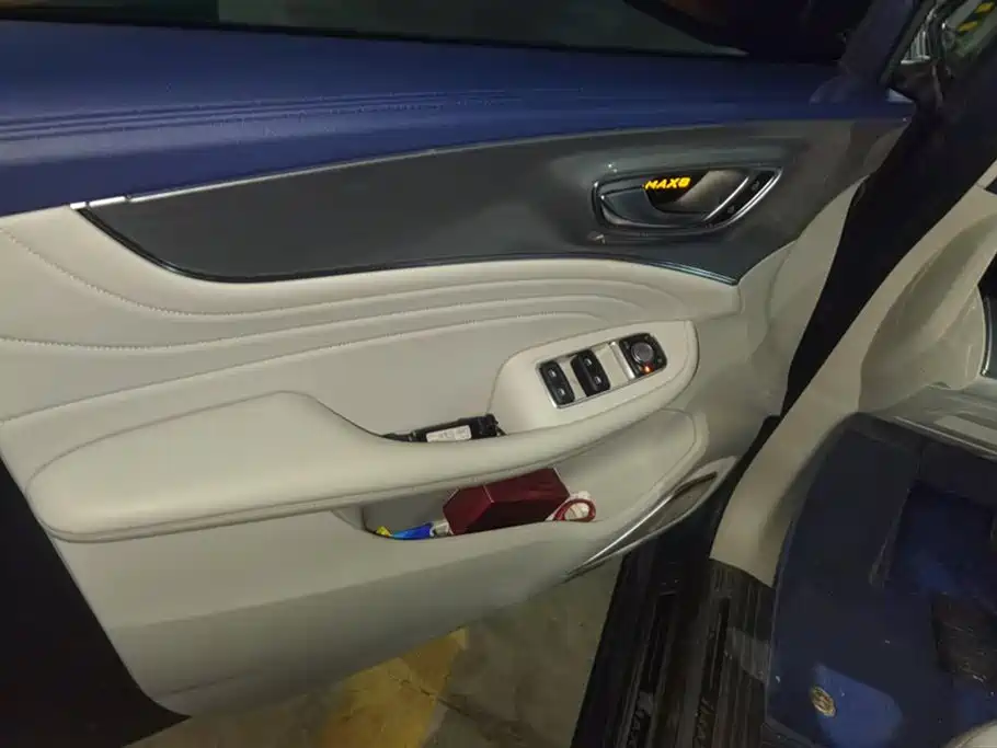 Roewe iMAX8 2022