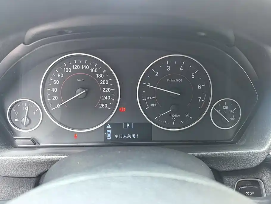 BMW 3 Series 2017 — фото 14