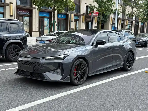 Changan UNI-V 2024
