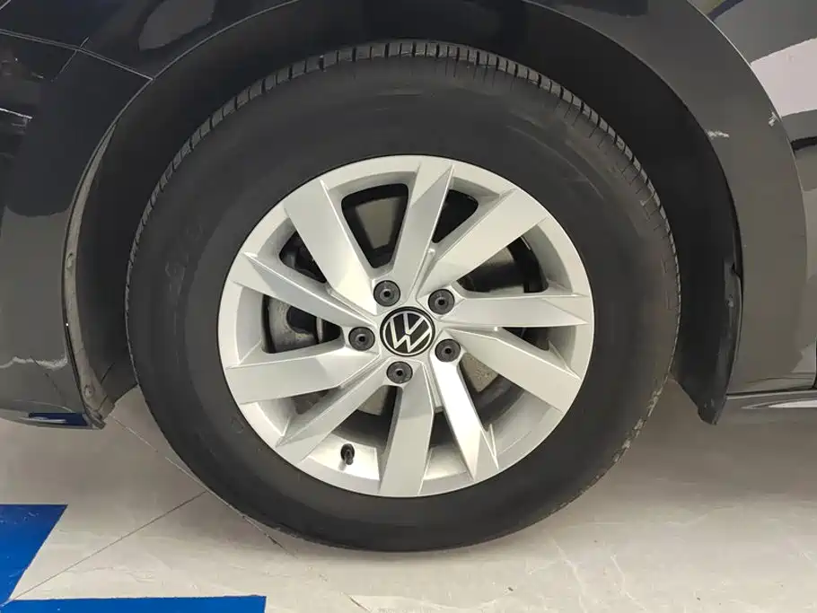 Volkswagen Passat 2023