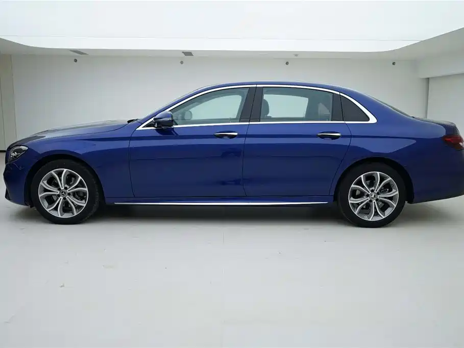 Mercedes-Benz E-Class 2022