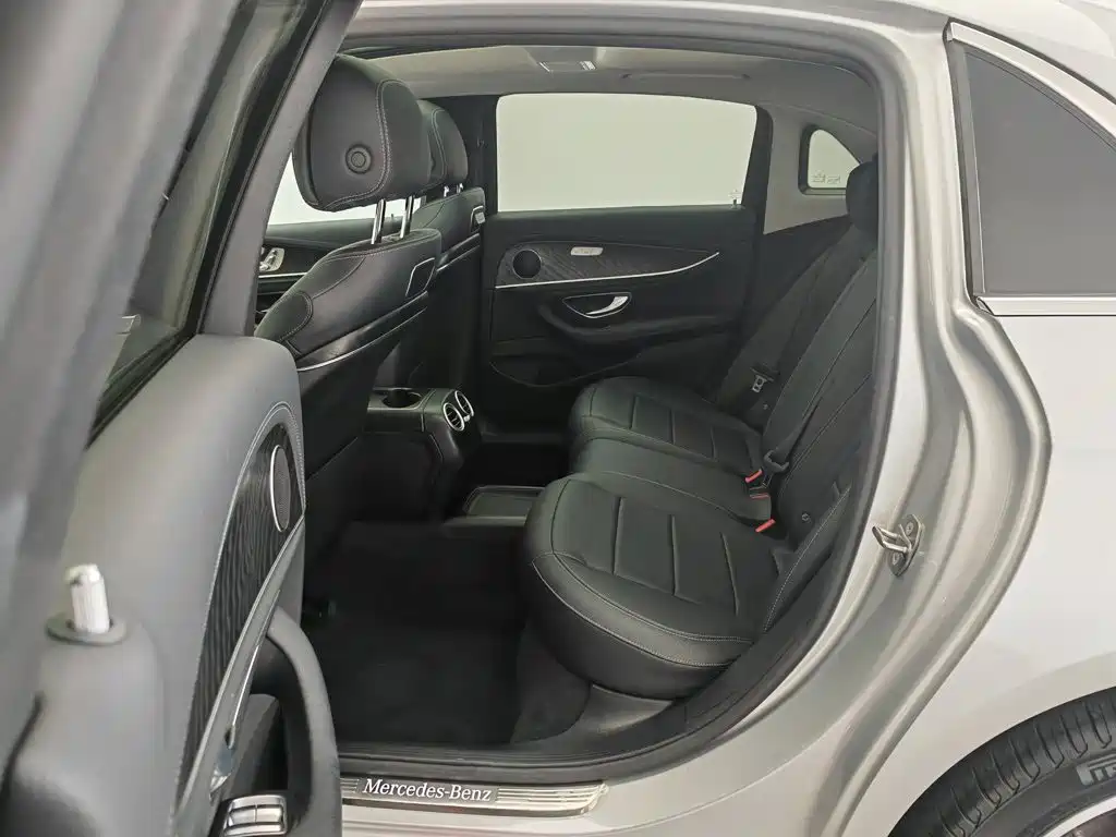 Mercedes-Benz E-Class 2019 — фото 15