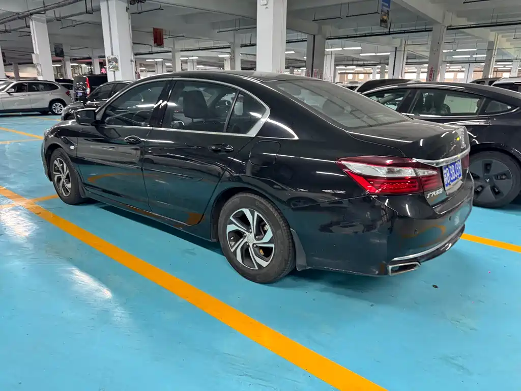 Honda Accord 2016 — фото 4
