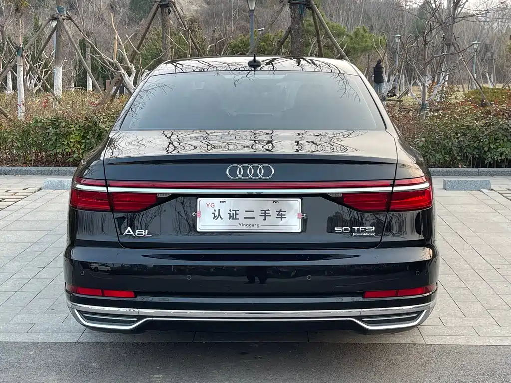 Audi A8 2021 — фото 14