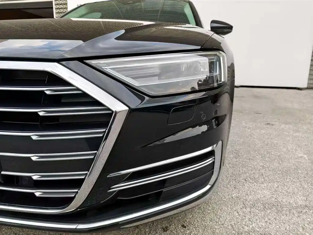 Audi A8 2021 — фото 11