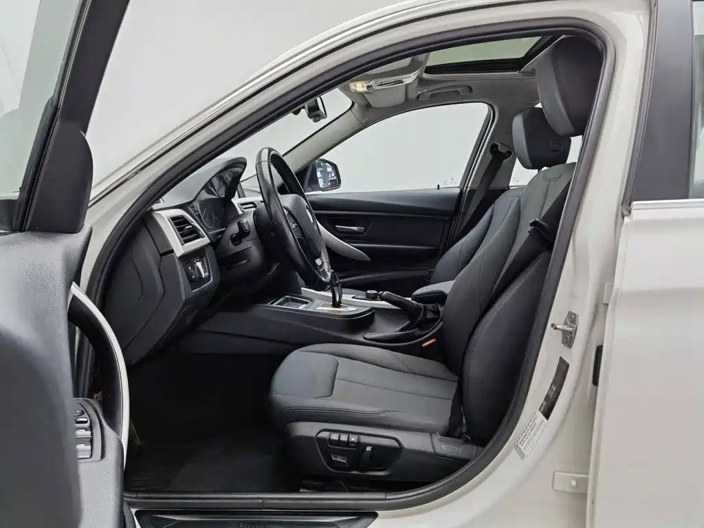 BMW 3 Series 2015 — фото 10