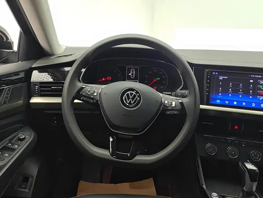 Volkswagen Passat 2023 — фото 15