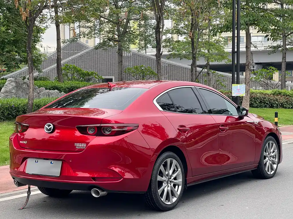 Mazda 3 Axela 2020 — фото 4