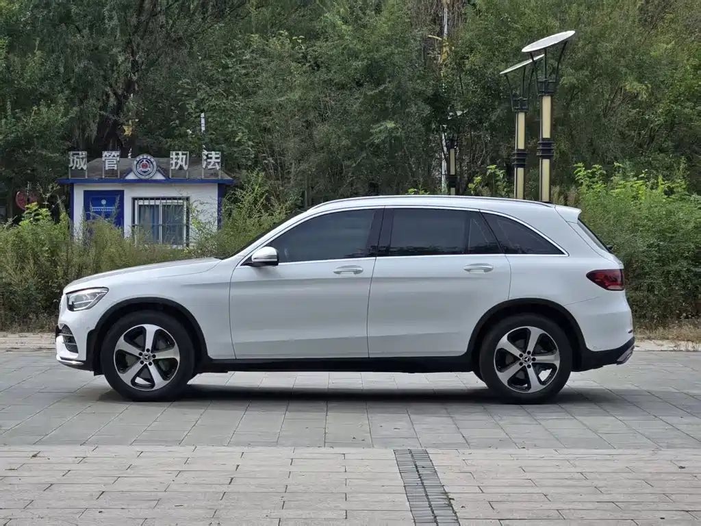 Mercedes-Benz GLC 2022 — фото 3