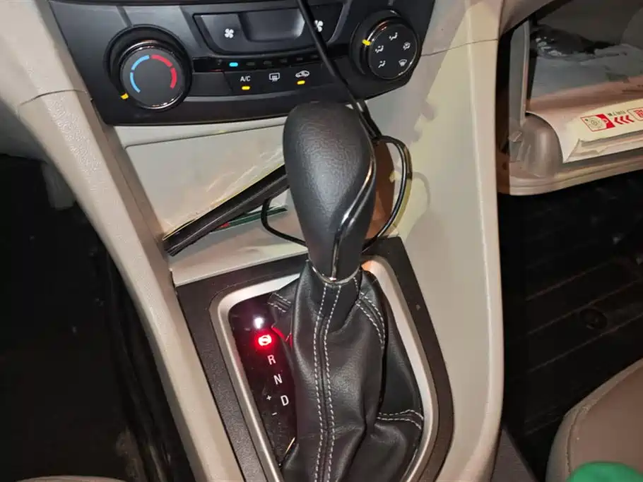 Buick Excelle 2016 — фото 16