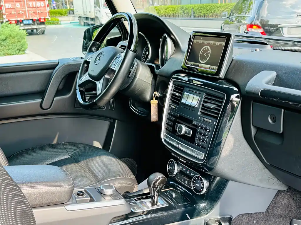 Mercedes-Benz G-Class 2015 — фото 31