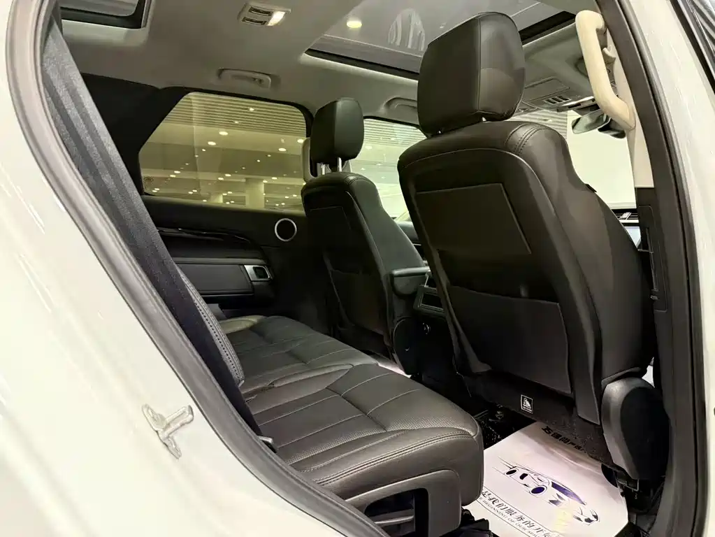Land Rover Discovery 2019 — фото 26