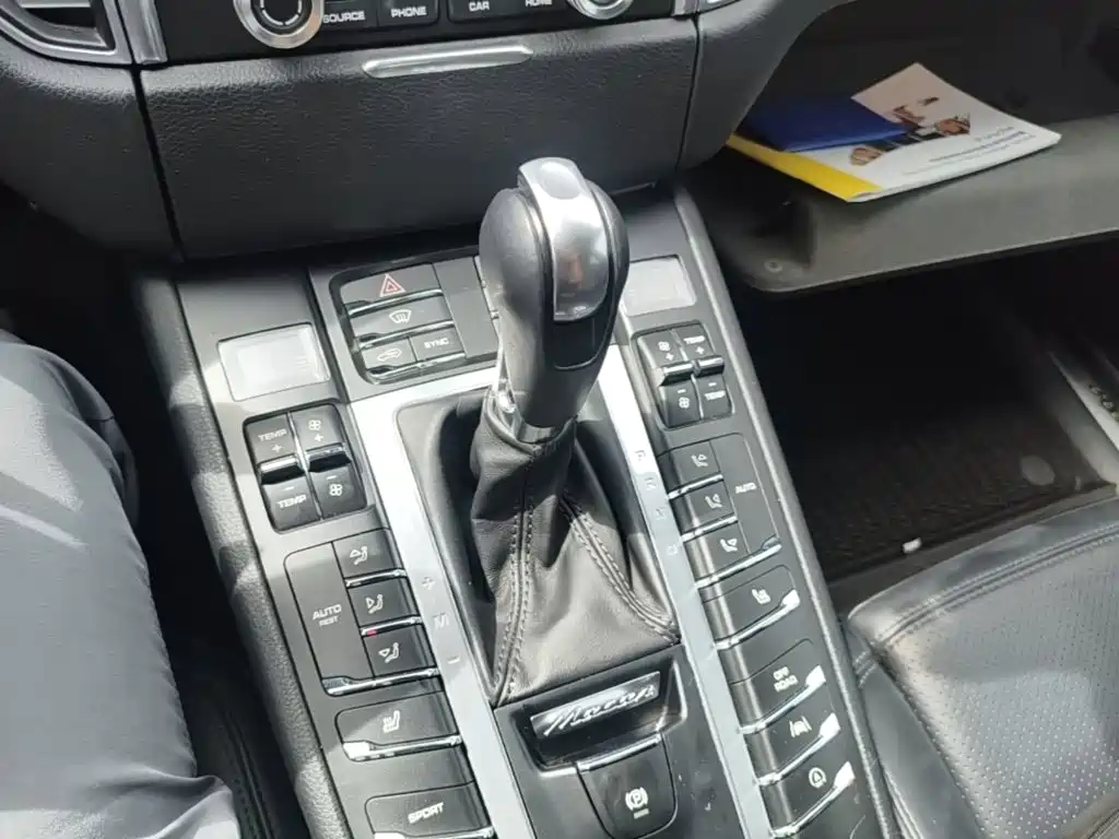 Porsche Macan 2018 — фото 14