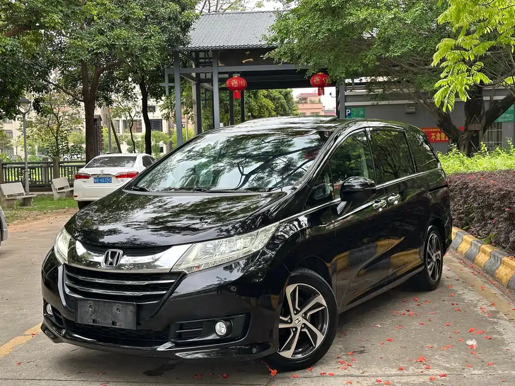 Honda Odyssey 2016 — фото 1