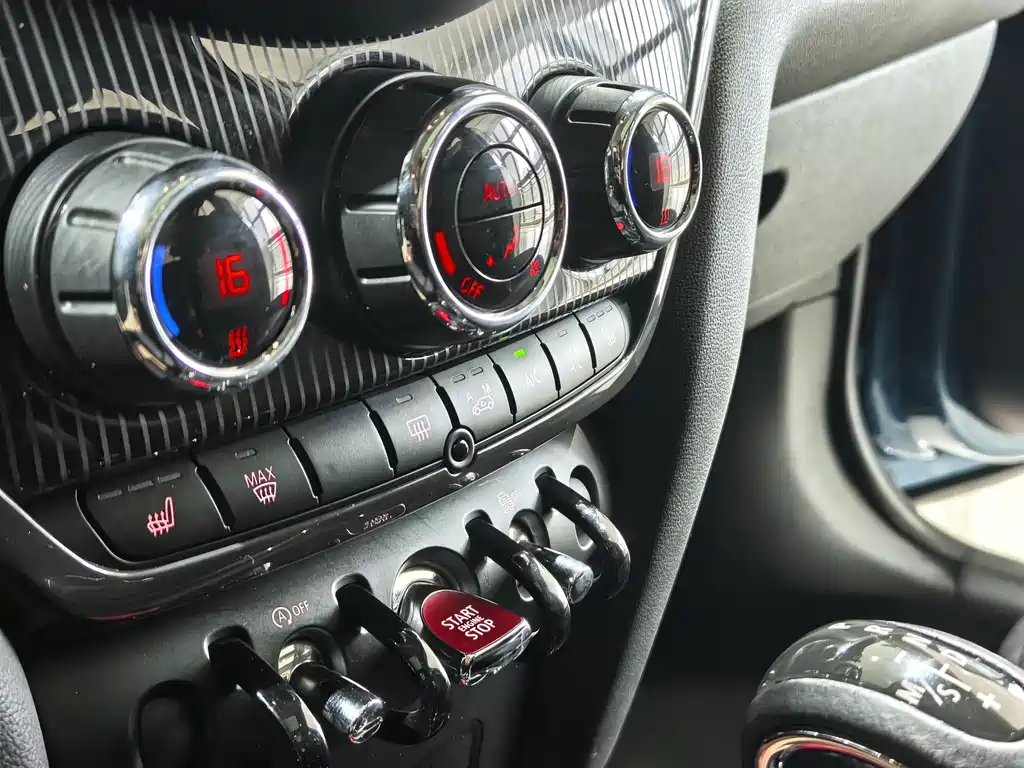 MINI Countryman 2017 — фото 18