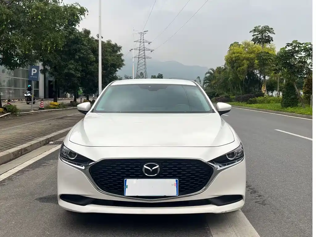 Mazda 3 Axela 2022